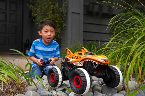 Hot Wheels - Monster Trucks Unstoppable Tiger Shar...