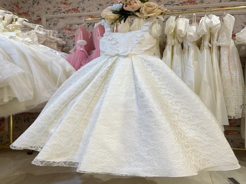 فستان منفوش بجيبون