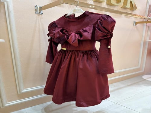 مخمل برغندي بفيونكة