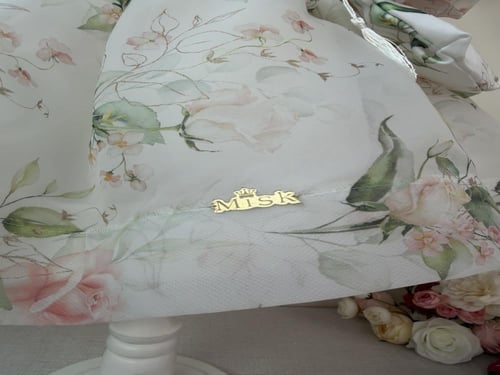 كاندي المشمش مع شنطة وطوق وفيونكة كبيرة بروش