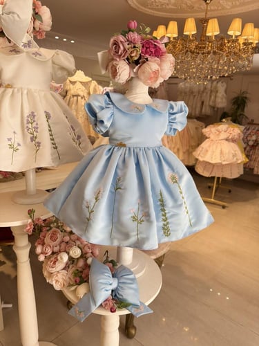 فستان وردة العيد ( مطرز بالورد) +فيونكة الشعر