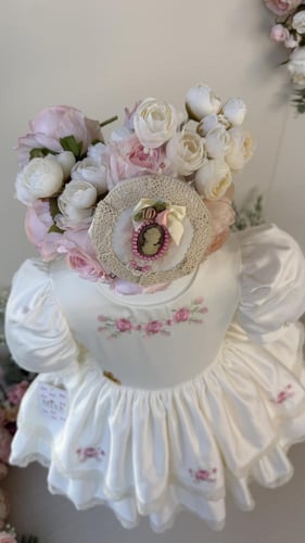 فستان ريمي الصغيرة+ فيونكة الشعر