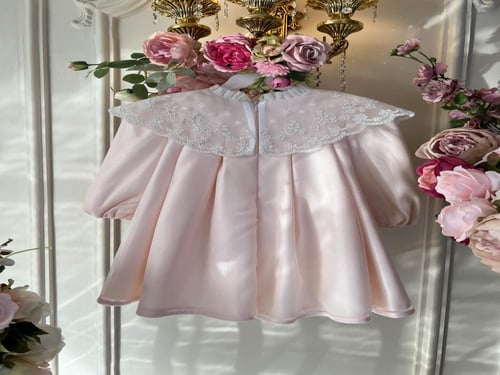 فستان بقبة مطرزة + جيبون داخلي