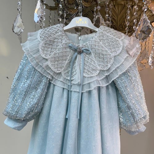 فستان سماوي مشتغل بالخرز