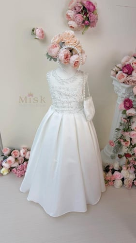 فستان دانتيل مطرز بلؤلؤ+ قفاز وشنطة