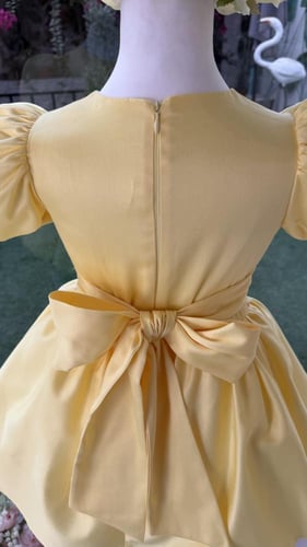 فستان اصفر مطرز