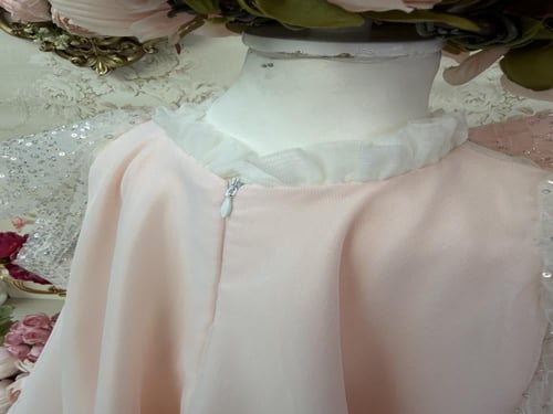 فستان الملكة بأكمام ترتر