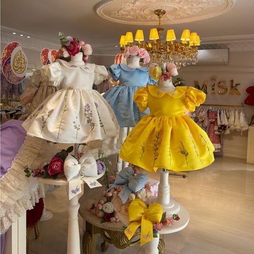 فستان وردة العيد ( مطرز بالورد) +فيونكة الشعر