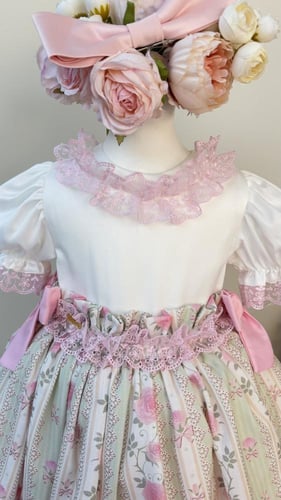 فستان ليلي التفاحي