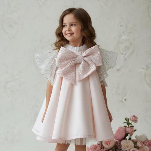 فستان الملكة بأكمام ترتر