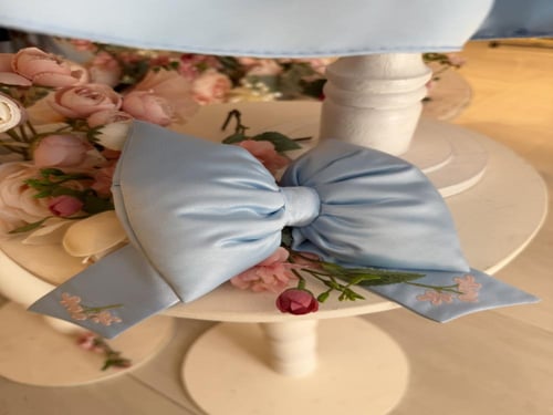 فستان وردة العيد ( مطرز بالورد) +فيونكة الشعر