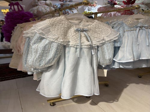 فستان سماوي مشتغل بالخرز