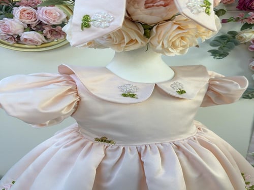 فستان حلاوة العيد(مطرز بالخرز+ فيونكة الشعر)