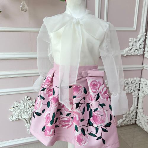 تايور ماما لوما أغصان الورد