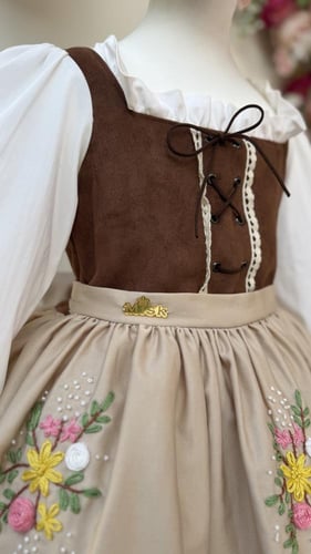 فستان ريفي مطرزة