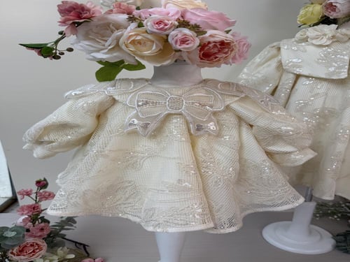 فستان سكرة الصغيرة بفيونكات