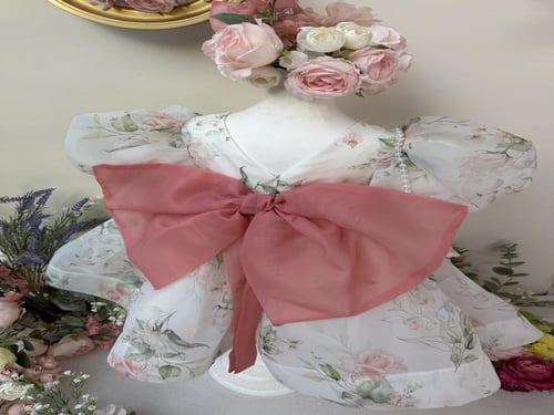 كاندي المشمش مع شنطة وطوق وفيونكة كبيرة بروش