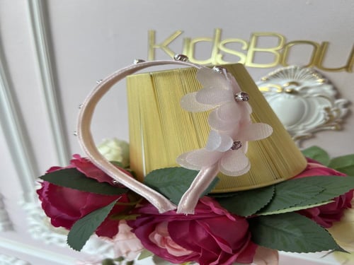 فستان كلوش وردي+شنطة وطوق