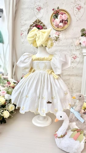 فستان لوليتة +طوق الفيونكة وبدون جيبون متوفر جيبون...