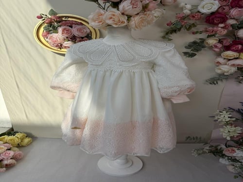 فستان روزالين الكبيرة بالؤلؤ