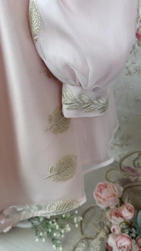 فستان وردتي الكبيرة