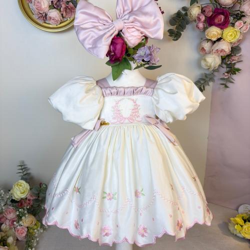 فستان لوليتة +طوق الفيونكة وبدون جيبون متوفر جيبون...