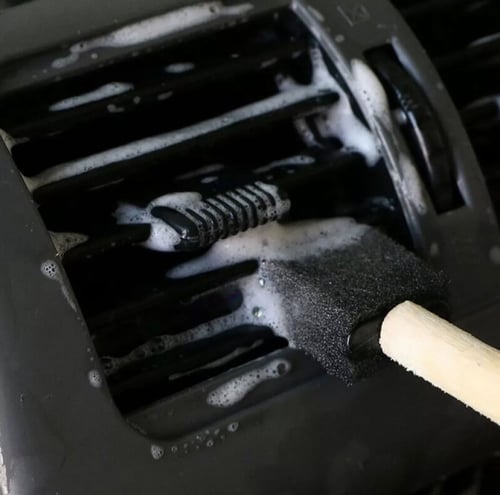 سفنج تنظيف ريش المكيف وفتحات الديكور