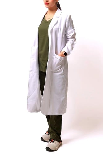 لاب كوت طبي نسائي 44 إنش | 336 | ®LAB MED