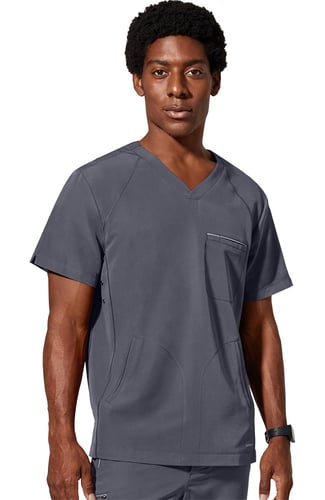 بلوزة سكراب رجالي ماركة هيلينج هاندز.