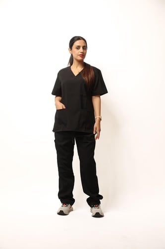 طقم سكراب طبي كامل أسود