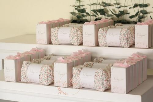 بكج ١٢ معطر مفارش ١٢ شنطة ميك اب