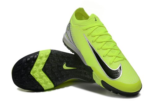 جزمة كرة قدم Nike