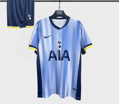 طقم توتنهام الاحتياطي 2024-2025