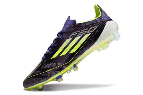 جزمة كرة قدم Adidas