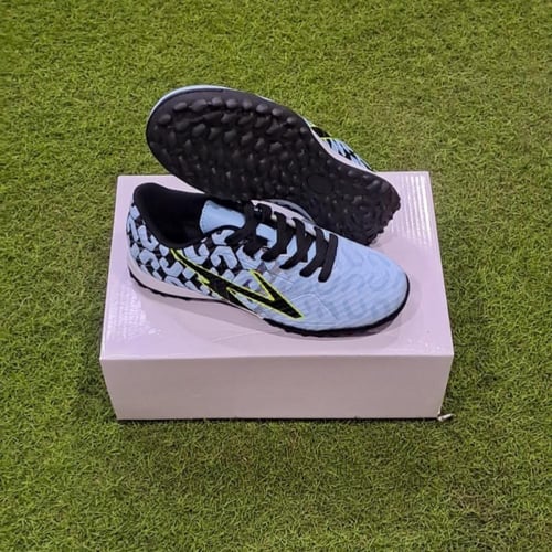 جزمة كرة قدم ولادي