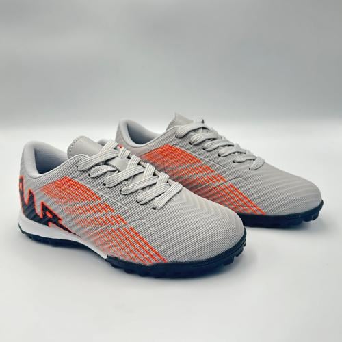 جزمة كرة قدم ولادي