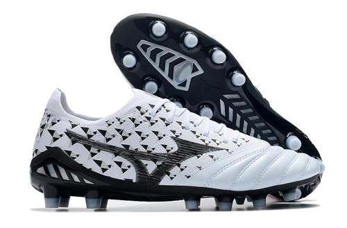 جزمة كرة قدم Mizuno