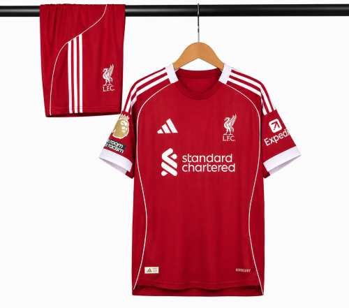 طقم ليفربول الاساسي - 2026