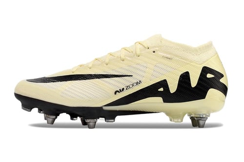 جزمة كرة قدم Nike