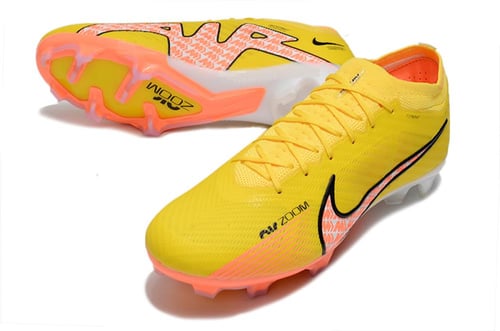 جزمة كرة قدم 3Nike