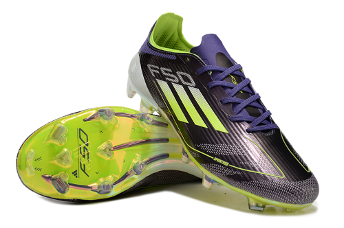 جزمة كرة قدم Adidas