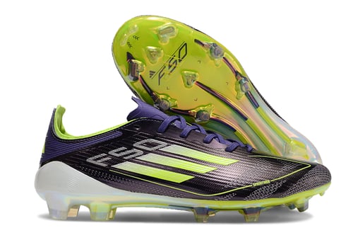 جزمة كرة قدم Adidas