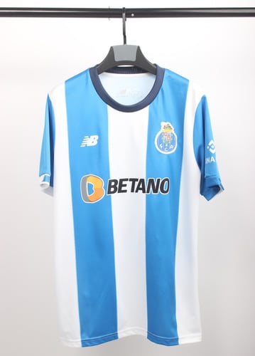 طقم بورتو الأساسي 2023-2024