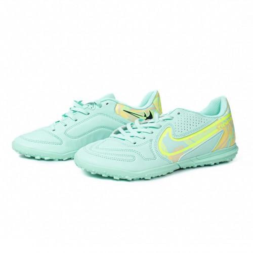 جزمة كرة قدم Nike