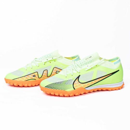 جزمة كرة قدم Nike