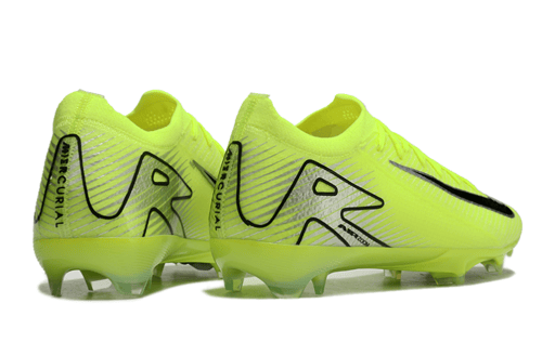 جزمة كرة قدم Nike