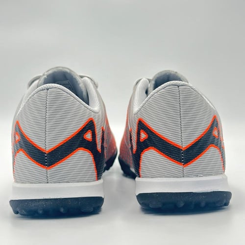 جزمة كرة قدم ولادي