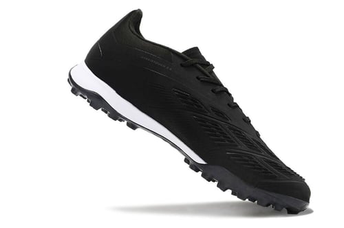 جزمة كرة قدم adidas