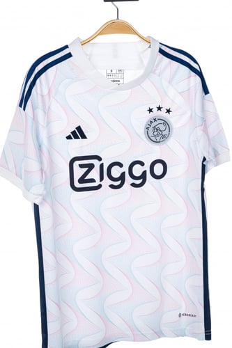 طقم اياكس الاحتياطي