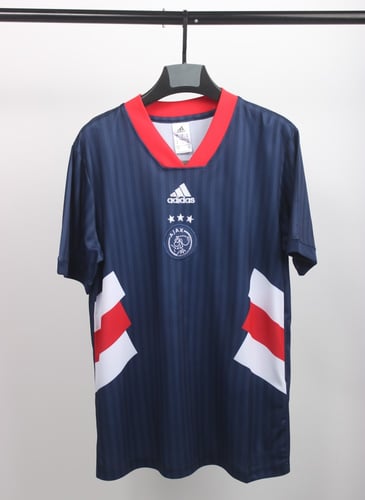 طقم اياكس نسخة كلاسيكية